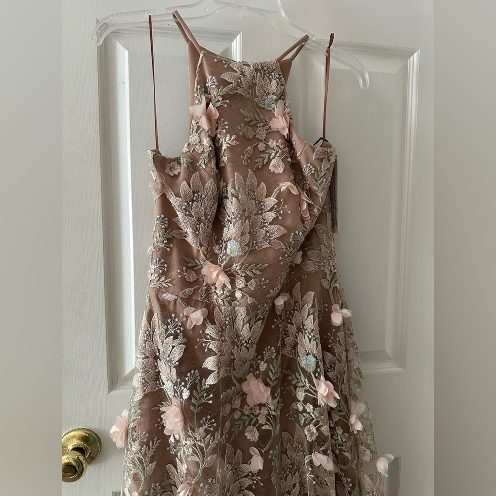 Floral Lace Midi Dress - Picture 2 of 4